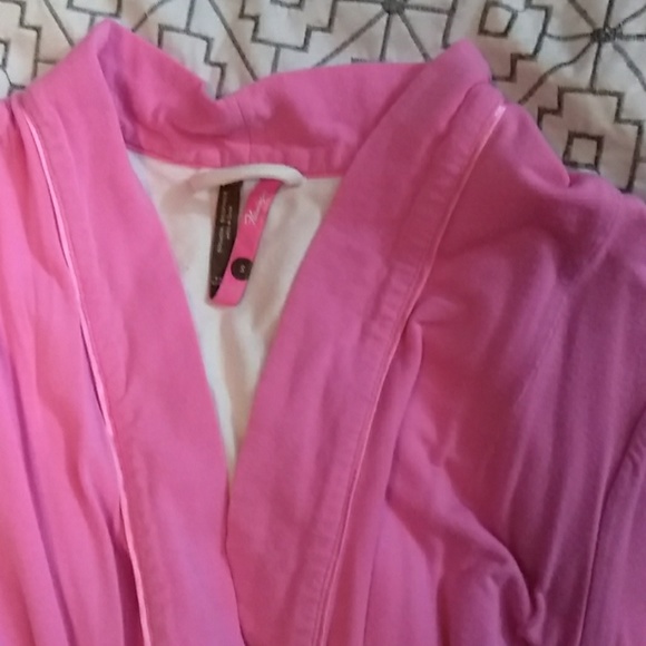 Used Robe - Picture 2 of 2